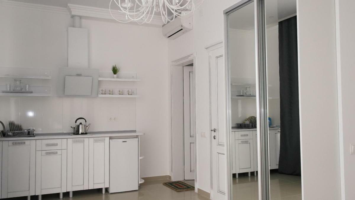Мини-Отель Фаворит Апартаменты Satoka Exterior foto